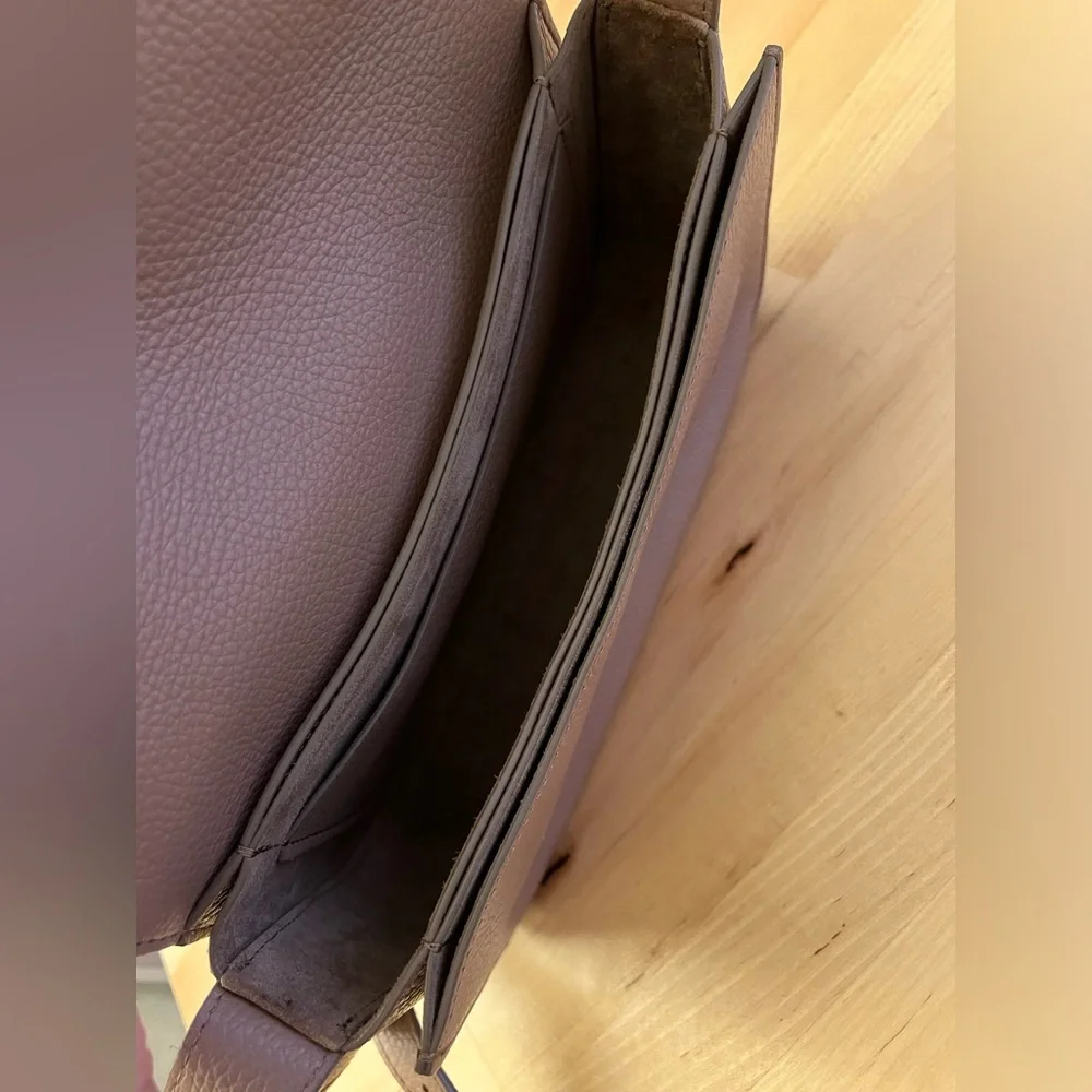 Cuyana Tan Leather Shoulder Bag - Picture 10 of 12